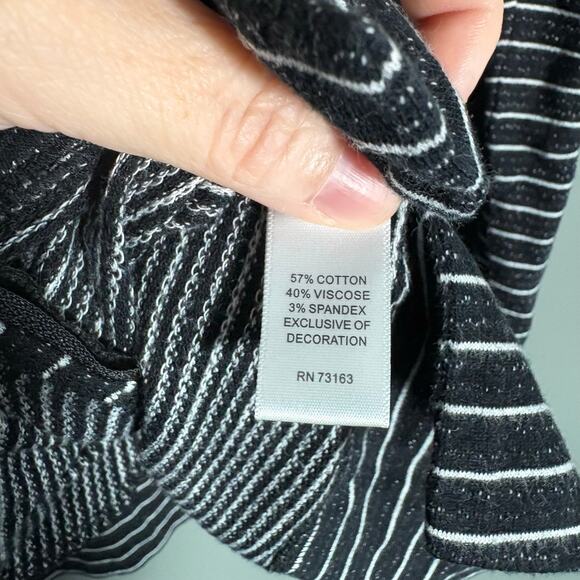 Cable & Gauge Women's Black & White Striped Tunnel Neck Sweatshirt - Size Medium - Picture 5 of 6